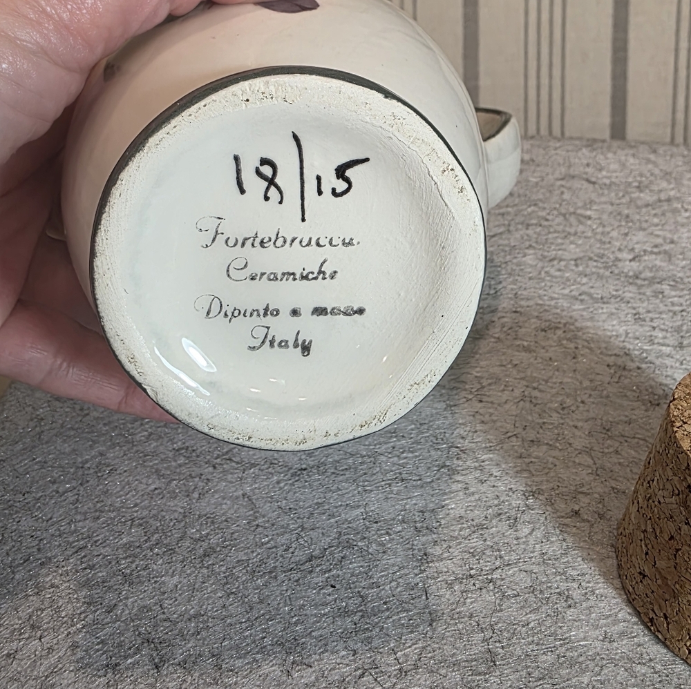 Handmade and Handpainted Italian ceramic pitcher by Fortebraccio. - Picture 8 of 10